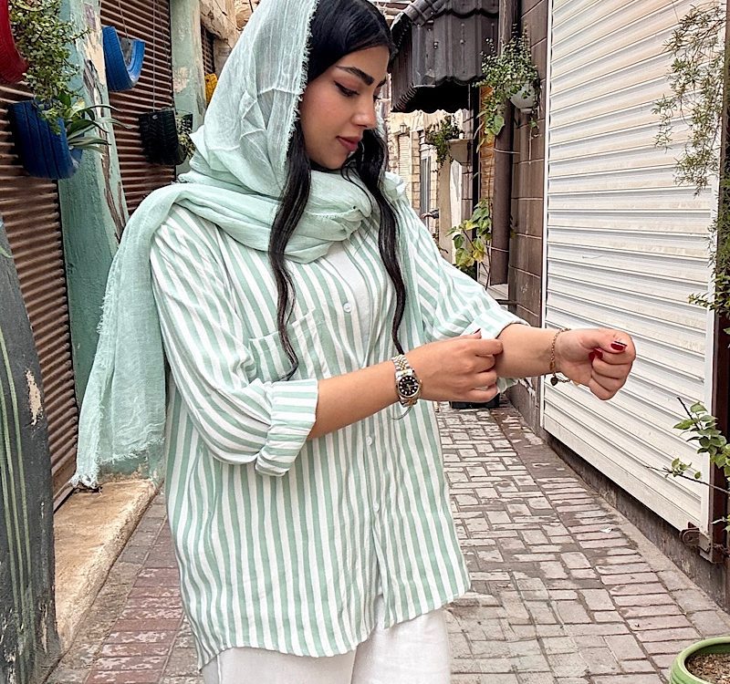 شومیز سبز راه راه